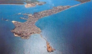 Blick auf das heutige Cádiz aus der Vogelperspektive. Hier wird die spezielle Lage der Stadt gut sichtbar. 