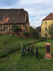 Bild 6 - Ein Gedenkstein an das III. Armeekorps von Marschal Ney, welches in der Schlacht von Großgörschen sehr viele Verluste hatte. 