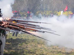 Bild 24 - Unsere Infanterie im Feuergefecht. 