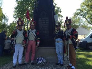 Bild 33 - Am Denkmal der Schlacht von Lützen mit unserem Chef de Bataillon 