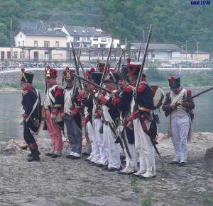 Bild 22 B - Gut angekommen stellt sich unsere Truppe auf.