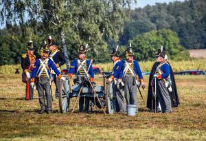 Bild 27 - Ihre Artillerie ist in Stellung gegangen.