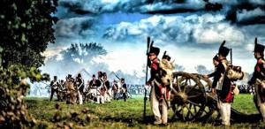 Bild 14 - Die Schlacht beginnt. Unsere Artillerie eröffnet das Feuer.