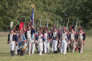 Bild 12 - Aber der Feind lässt uns keine Ruhe. Es kommt zur Entscheidungsschlacht. Unser Peleton marschiert heran.