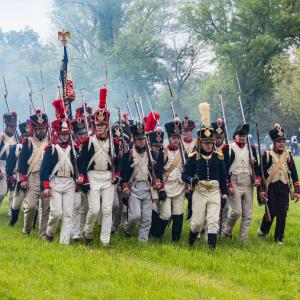 Bild 7 - Das Peloton marschiert aus dem Lager
